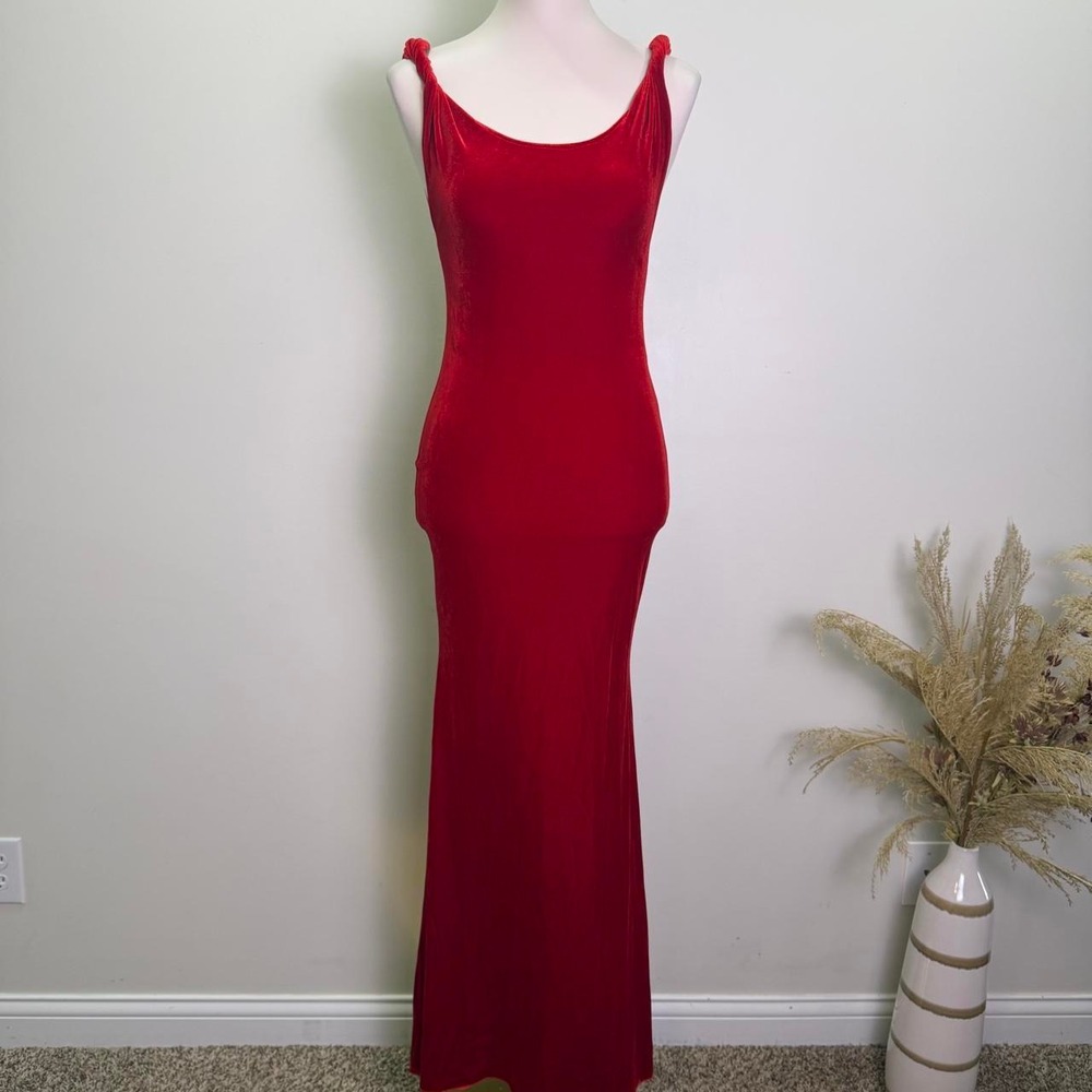 Red Velvet Sleeveless Form-Fitting Floor Length Evening Gown Maxi Dress - Size 2